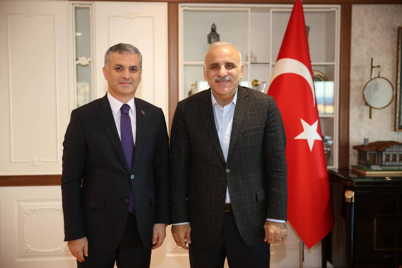 BAŞKANIMIZDAN TRABZON BÜYÜKŞEHİR BELEDİYE BAŞKANI MURAT ZORLUOĞLU'NA GEÇMİŞ OLSUN ZİYARETİ