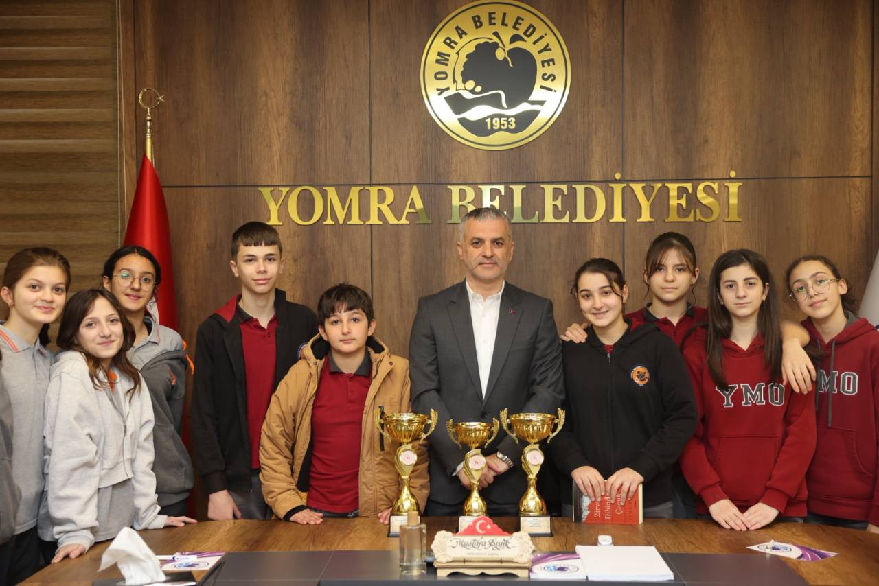 MÜSABAKALARDA DERECE ALAN SPOR ÖĞRENCİLERİMİZ BAŞKANIMIZI MAKAMINDA ZİYARET ETTİ