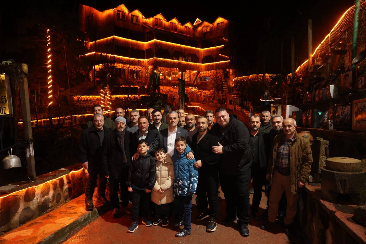 BAŞKANIMIZ TERAVİH NAMAZI SONRASI ÖZDİL MAHALLE SAKİNLERİYLE BİR ARAYA GELDİ