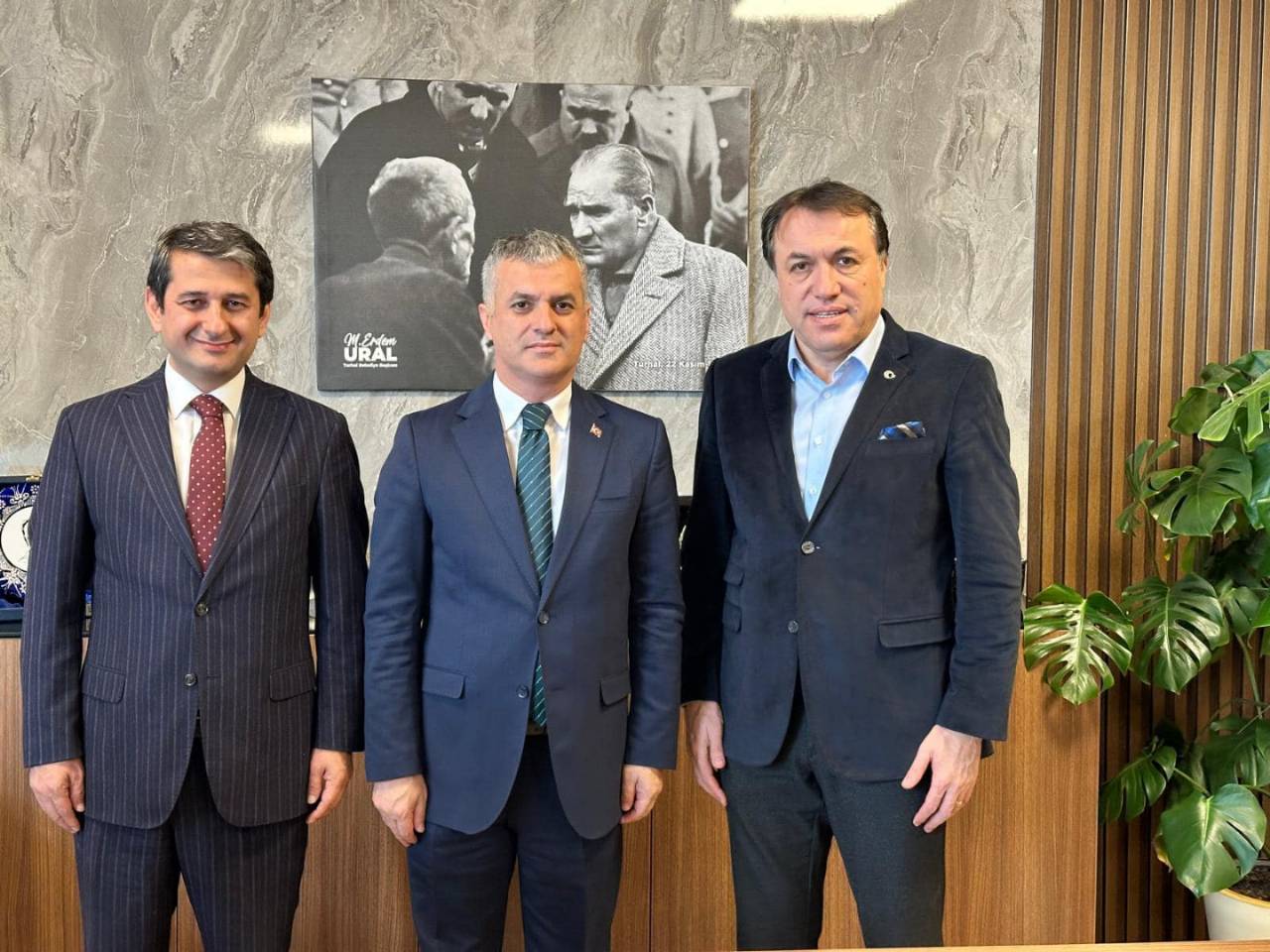 BAŞKANIMIZ İBB MAHALLİ İDARELER KOORDİNATÖRÜNÜ MAKAMINDA ZİYARET ETTİ BAŞKANIMIZ İBB MAHALLİ İDARELER KOORDİNATÖRÜNÜ MAKAMINDA ZİYARET ETTİ