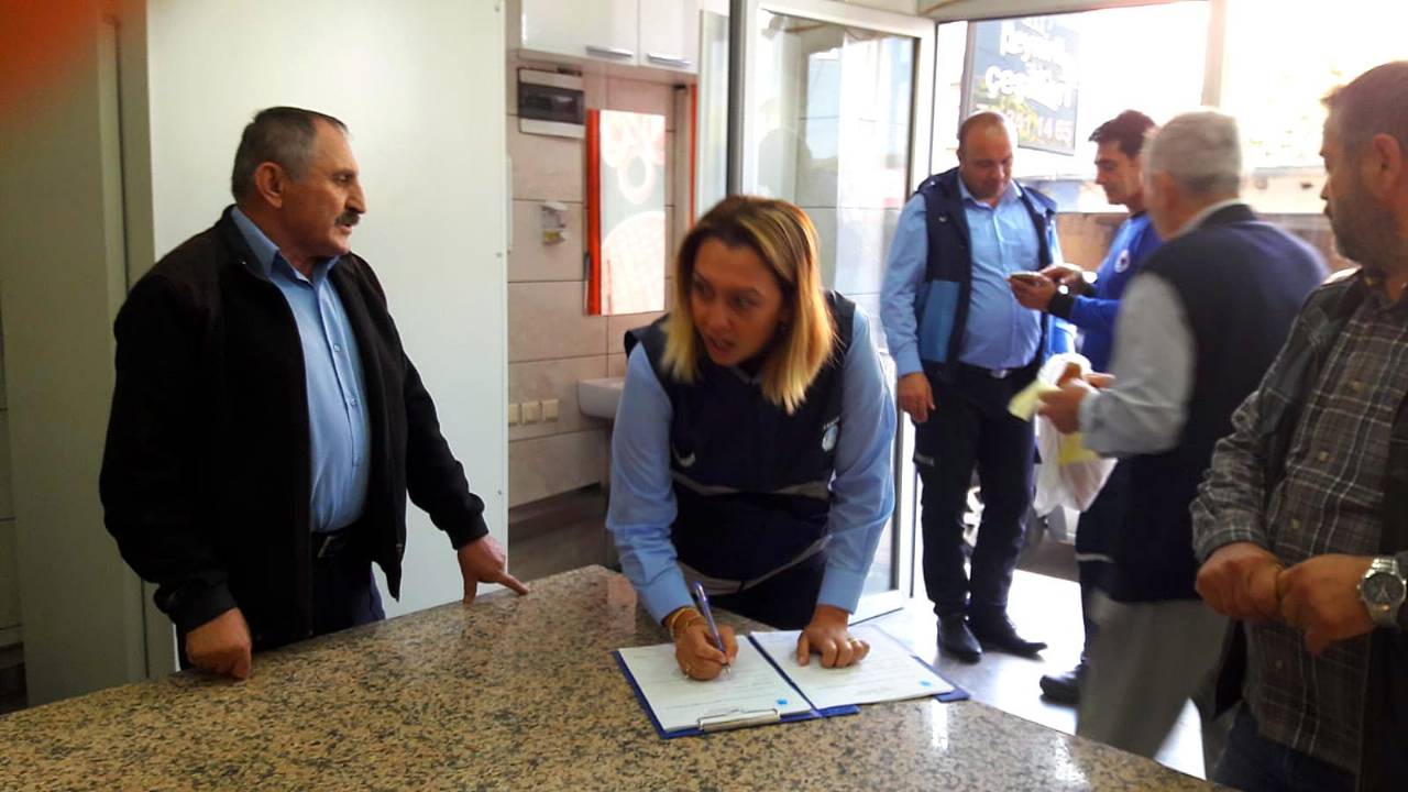 Zabıta ekiplerimiz, ilçemizdeki ekmek fırınlarını denetlemeye devam ediyor.