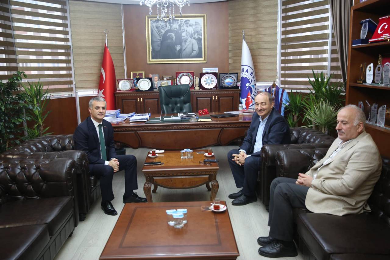 BAYINDIRLIK VE İSKAN ESKİ BAKANIMIZDAN BAŞKANIMIZA HAYIRLI OLSUN ZİYARETİ
