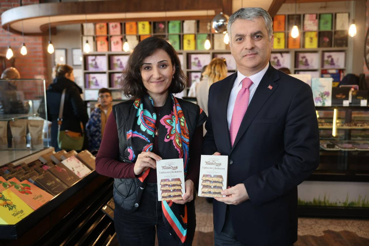 BAŞKANIMIZ TRABZON ÇİKOLATASININ MERKEZİ FINDIK OCAĞINI ZİYARET ETTİ BAŞKANIMIZ TRABZON ÇİKOLATASININ MERKEZİ FINDIK OCAĞINI ZİYARET ETTİ