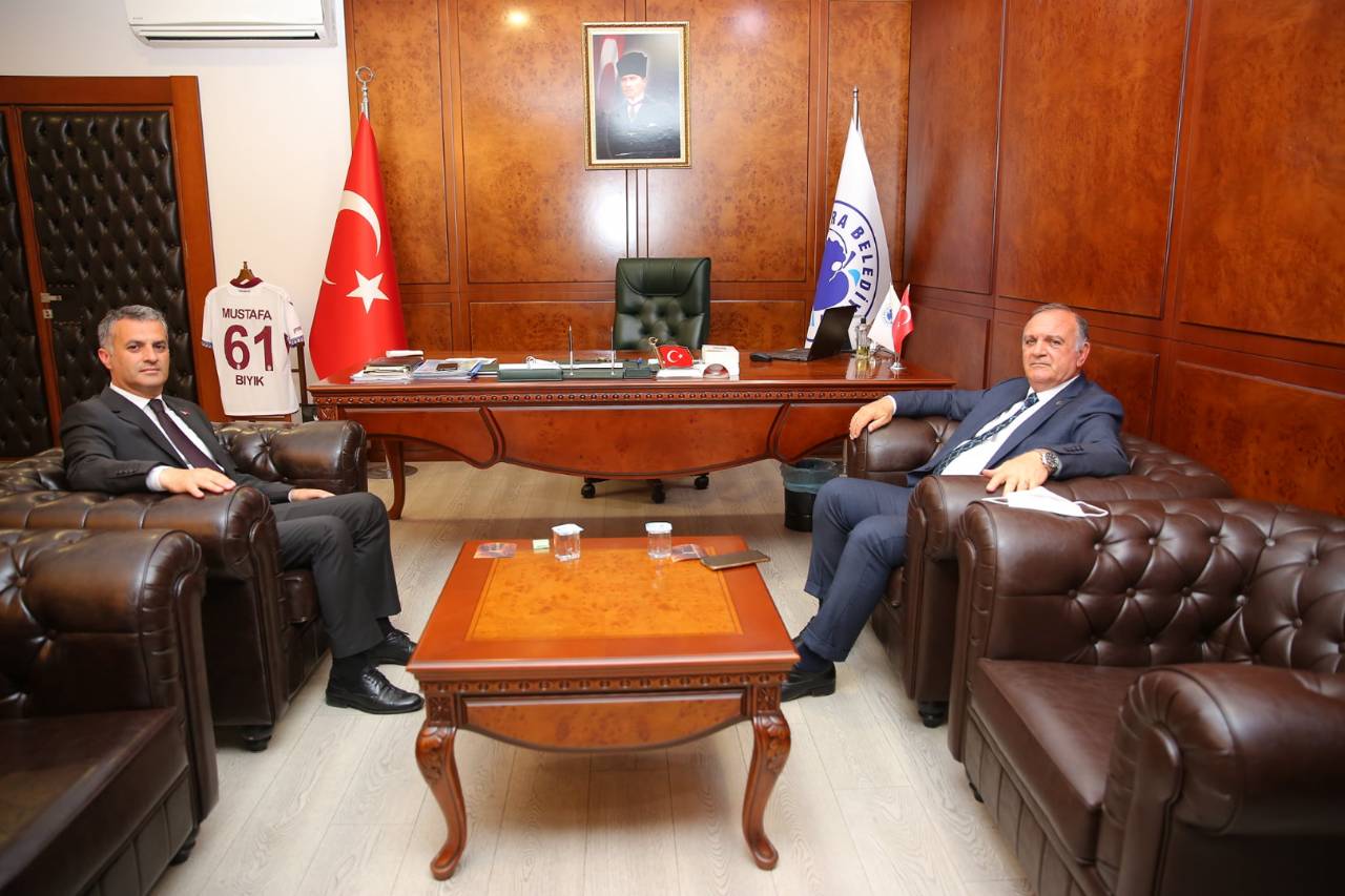 Arhavi Belediye Başkanı Vasfi Kurdoğlu, Başkanımızı Ziyaret Etti