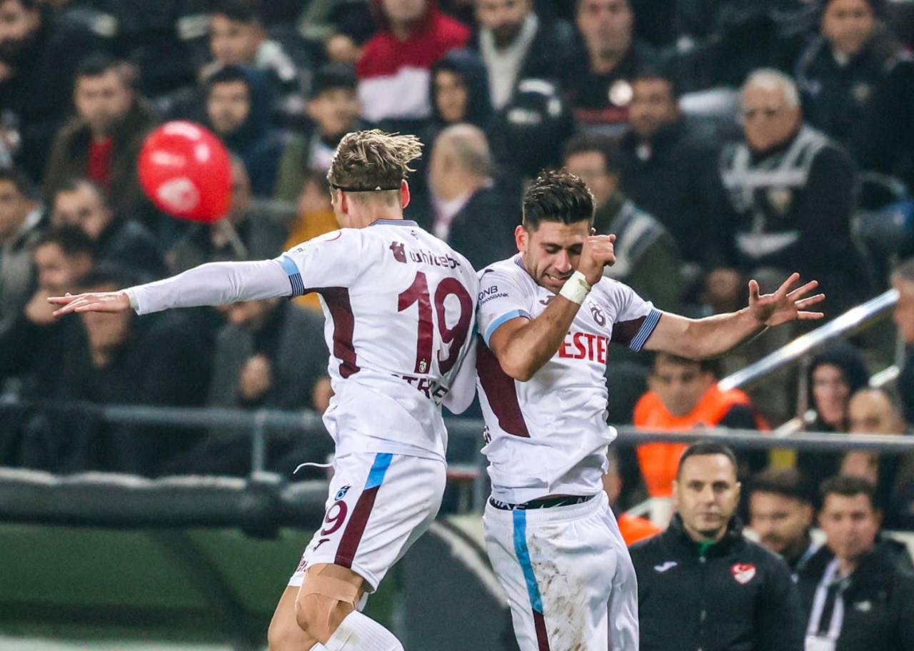 MÜCADELEN VE RUHUNLA BİZ SENİ BÖYLE SEVDİK TRABZONSPOR