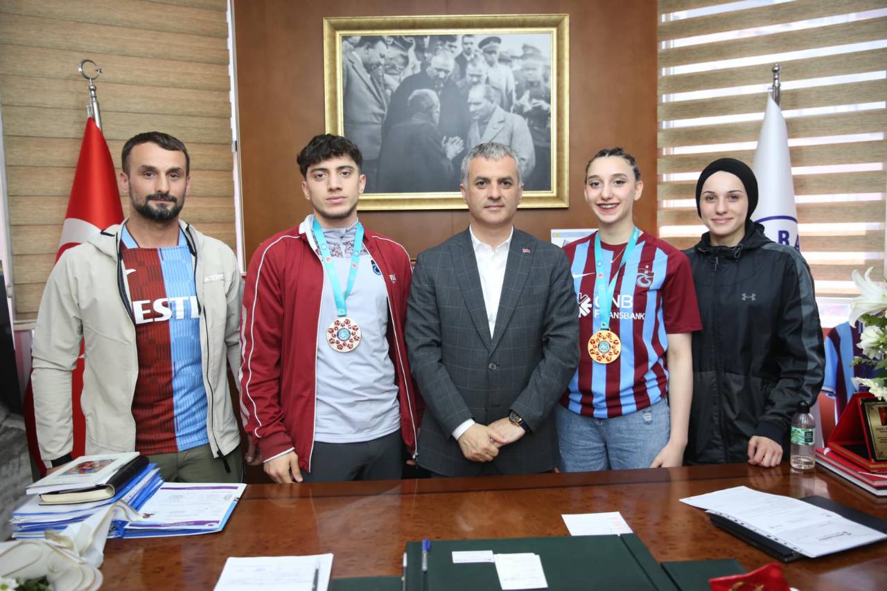 KİCK BOKS DÜNYA KUPASINDA DERECE ALAN SPORCULARIMIZI TEBRİK EDİYORUZ