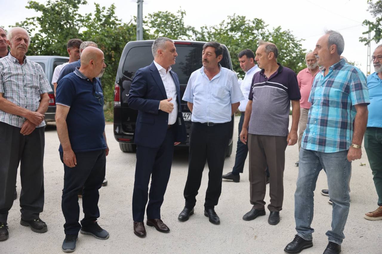 BAŞKANIMIZ YOKUŞLU MAHALLEMİZDEKİ BETONLAMA ÇALIŞMALARINI YERİNDE İNCELEDİ