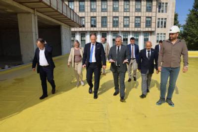 BAŞKANIMIZ YENİ PARTİ YÖNETİMİ İLE YOMRA KENT MEYDANINDA İNCELEMELERDE BULUNDU