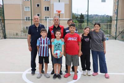 BAŞKANIMIZ YAPIMI TAMAMLANAN TOKİ EVLERİ SPOR SAHASINI ZİYARET ETTİ
