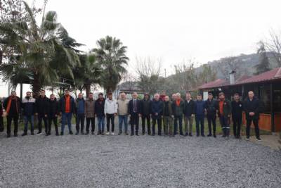 BAŞKANIMIZ KARLA MÜCADELE KAPSAMINDA SAHADA EMEK VEREN PERSONELİMİZLE BİR ARAYA GELDİ