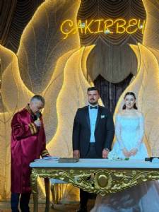 Asena Solak  ve  Oğuzhan Azak  Nikah İlanı