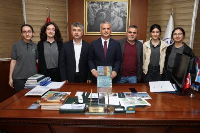 YOMRA FEN LİSE YÖNETİMİ VE ÖĞRENCİLERİNDEN BAŞKANIMIZA MAKAMINDA ZİYARET