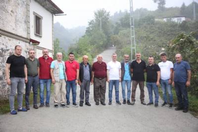 Pınarlı Mahallesi Okul Küme Evleri Mevki'nde yol betonlama çalışması 