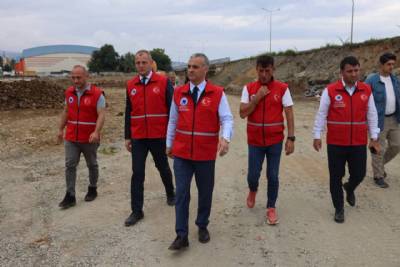 BAŞKANIMIZ KENT MEYDANI PROJESİ YAPIMI SÜRECİNCE KULLANILACAK OTOPARK ALANLARIMIZI YERİNDE İNCELEDİ