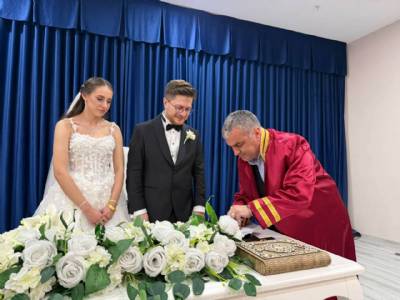 Elif Keskin  ve Serhat Genç Nikah Ilani