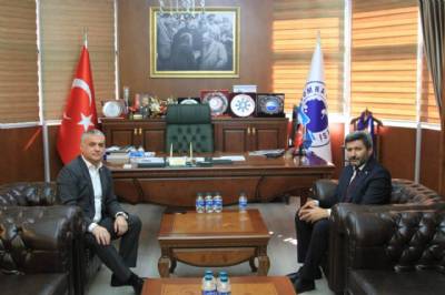 TRABZON VAKIFLAR BÖLGE MÜDÜRÜ BAŞKANIMIZI MAKAMINDA ZİYARET ETTİ