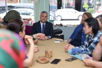 BAŞKANIMIZ KAŞÜSTÜ MAHALLEMİZDE BULUNAN KADIN ÜRETİCİLER PAZARINI ZİYARET ETTİ