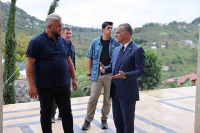 BAŞKANIMIZ İLÇEMİZDE YAPIMI DEVAM EDEN TURİZM TESİSİNDE İNCELEMELERDE BULUNDU