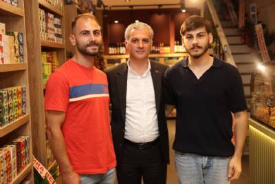 BAŞKANIMIZ YENİ AÇILAN TANELİ KURUYEMİŞİ ZİYARET ETTİ