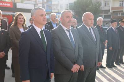 BAŞKANIMIZ ATATÜRK ANITINA ÇELENK SUNMA TÖRENİNE KATILDI