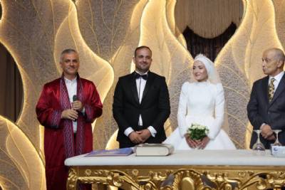  Meltem Tursun  ve  Barış Akyüz  Nikah Ilani