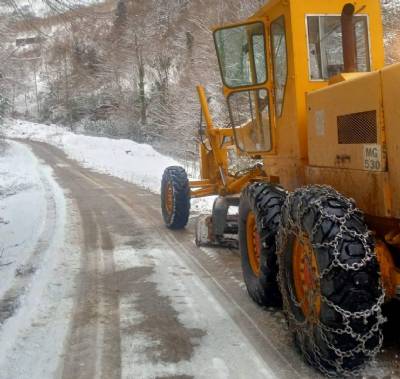 Kar küreme çalışmalarımız devam ediyor