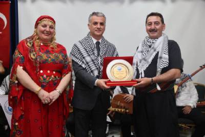 BAŞKANIMIZ TÜRK HALK MÜZİĞİ KOROSUNUN HAZIRLADIĞI SIRA GECESİNE PROGRAMINA KATILDI