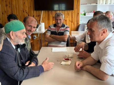 BAŞKANIMIZ ÇAMLIYURT MAHALLE SAKİNLERİYLE BİR ARAYA GELDİ