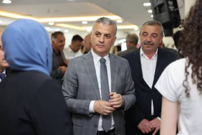 BAŞKANIMIZ YOMRA ANADOLU LİSESİNİN HAZIRLADIĞI RESİM SERGİSİNE KATILDI